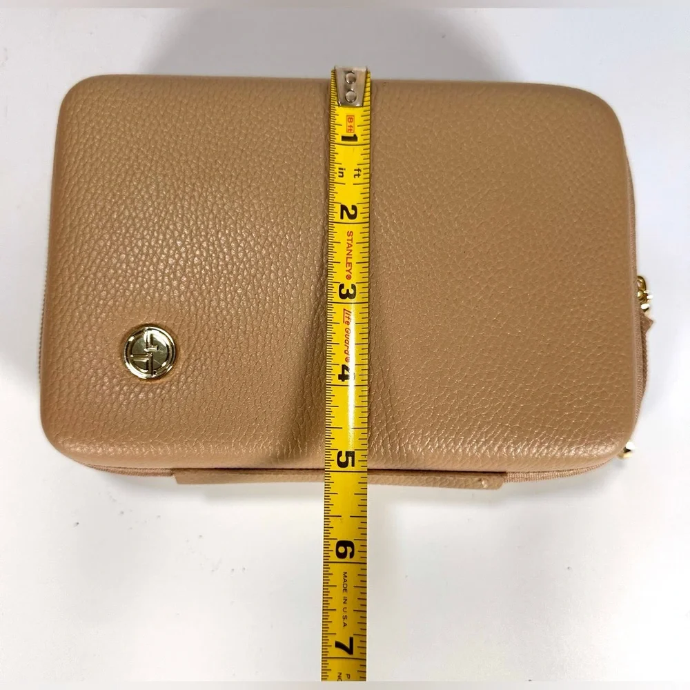 Giorgio Armani Cosmetic/amenity/toiletries Bag